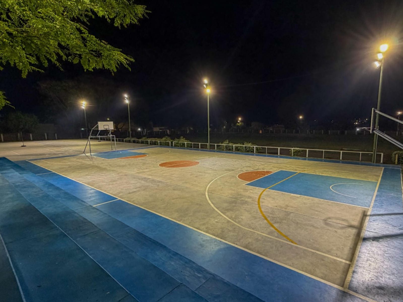 Mejoras en la iluminación de la pista de atletismo de Fray Bentos