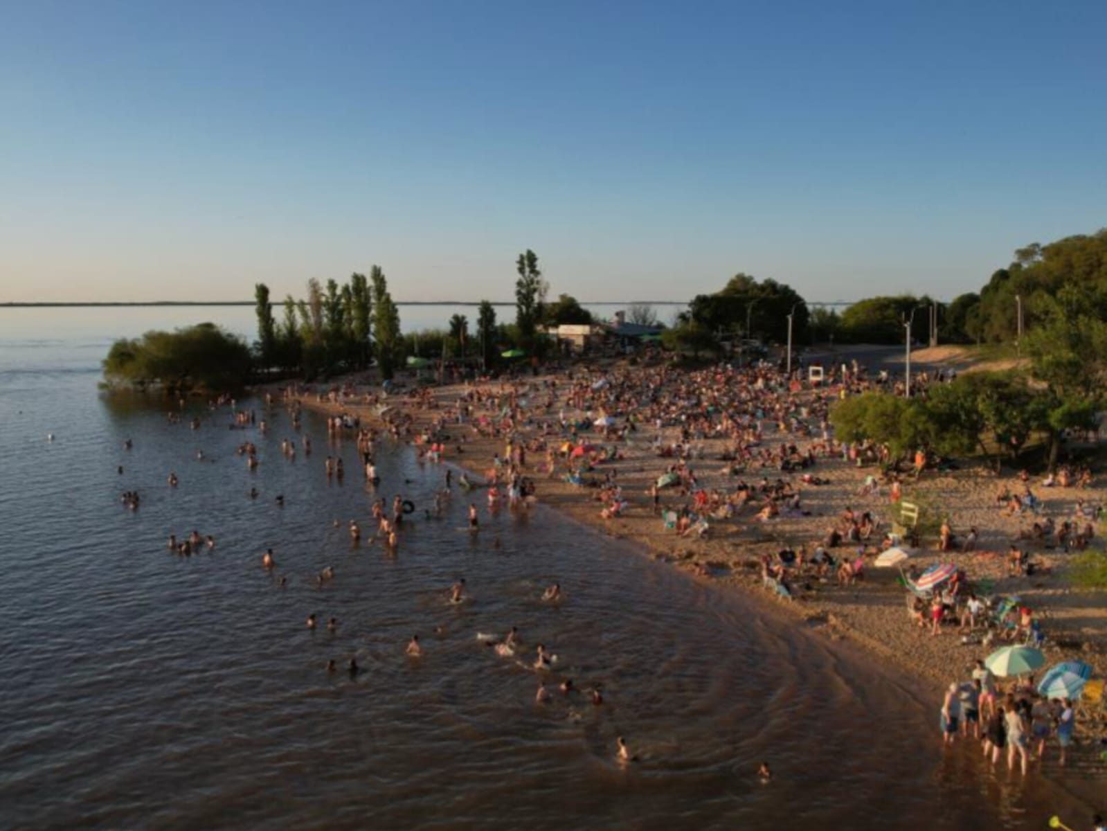 La Intendencia de Río Negro informa sobre playas habilitadas y calidad del agua